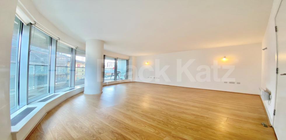 			VIRTUAL TOUR AVAILABLE!, 1 Bedroom, 1 bath, 1 reception Apartment			 Thames Path (NE Extension), Canary Wharf / Isle Of Dogs